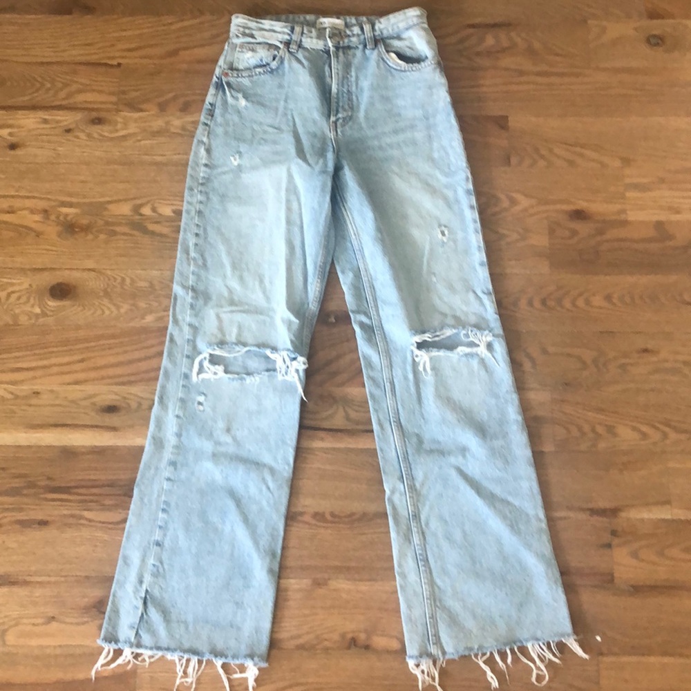 ZARA | Distressed high waisted jeans